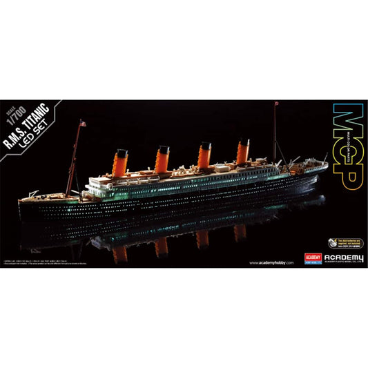 Academy 1:700 R.M.S. Titanic + LED set Plastic Model 14220