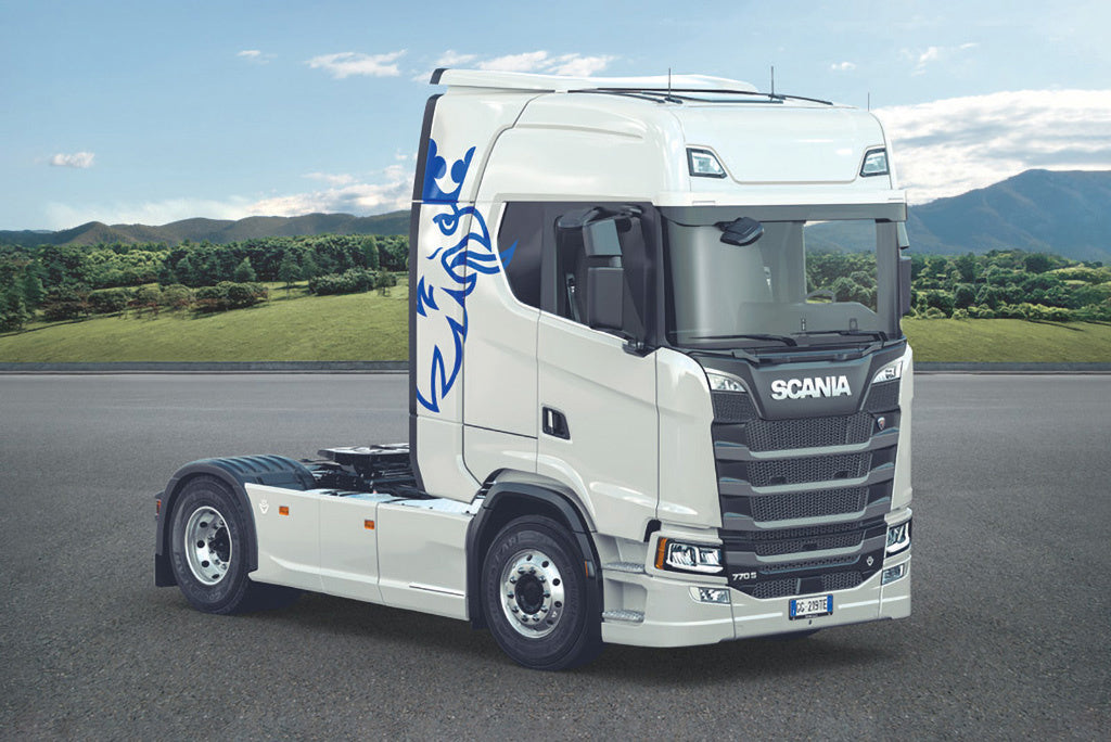 Italeri Scania S770 V8 "White Cab" 3965