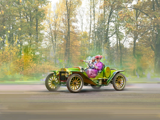 Model T 1913 Speedster with 2 American Sport Car Driver Figures   ICM24026