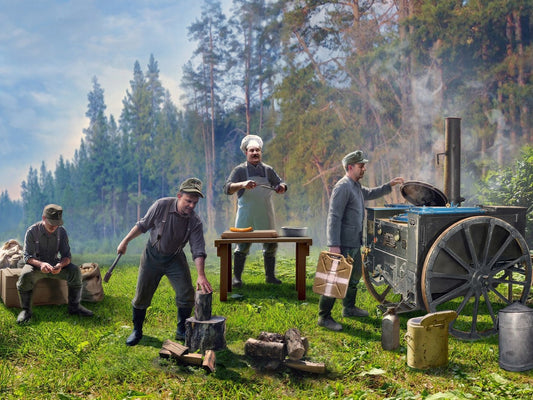 Feldküche, WWII German Field Kitchen with Cooks (4 Figures & Accessories) ICM35618