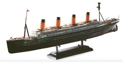 Academy 1:700 R.M.S. Titanic + LED set Plastic Model 14220