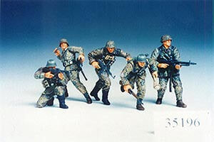 Tamiya German Front Line Infantryman 35196