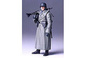 Tamiya Ger. Machine Gunner (Greatcoat) 36306