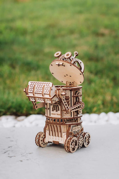 Wood Trick Space junk robot (mechanical) WDTK073
