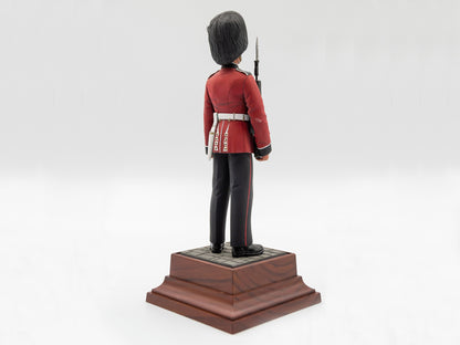 British Grenadier Queen’s Guards 1:16 Figure ICM16001