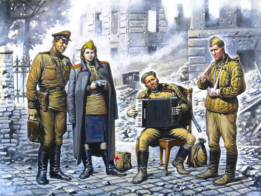 Soviet Army At Rest, May 1945 with 4 Figures ICM35541